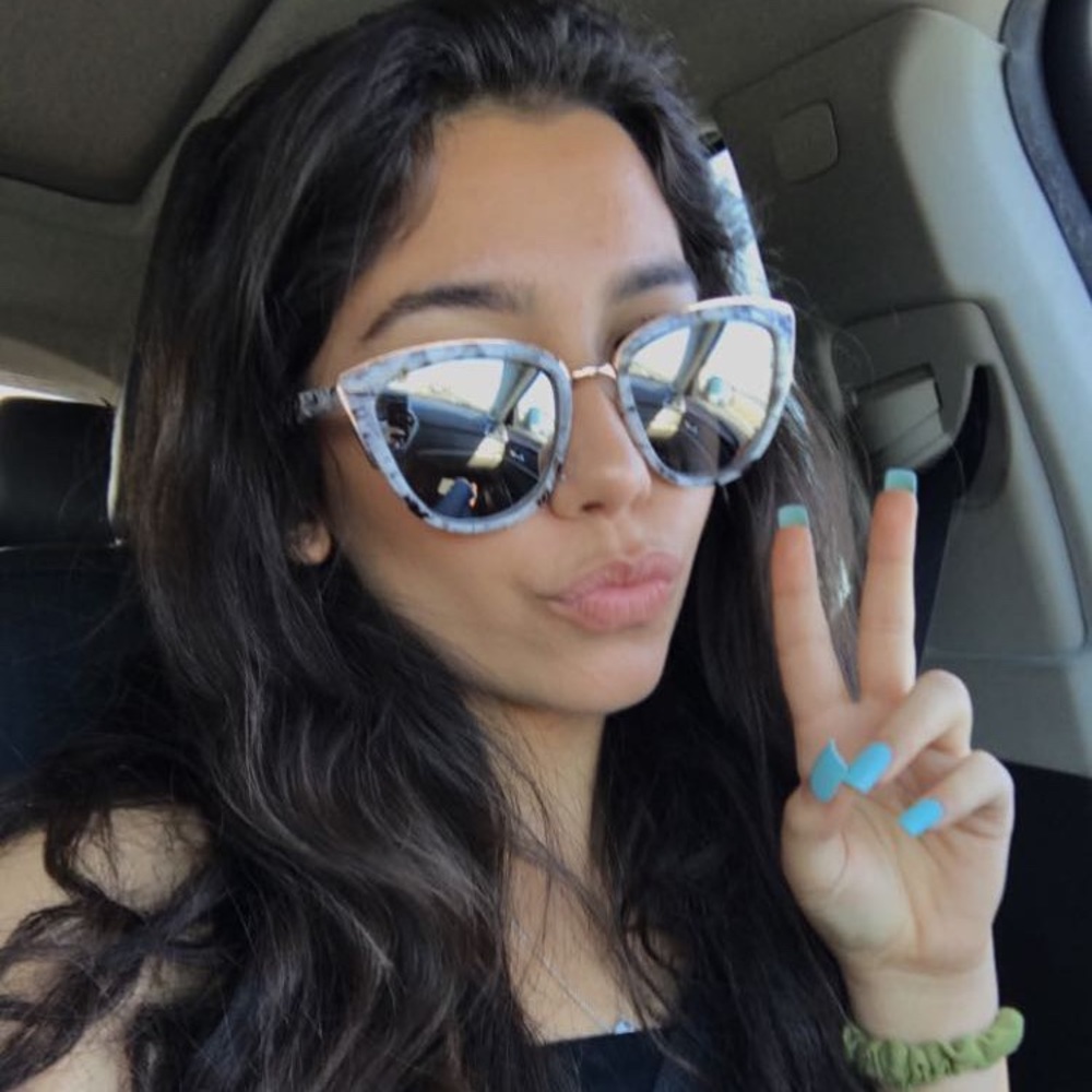 Meet your Posher, Reyna